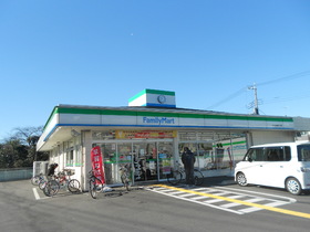 Convenience store. Family Mart (convenience store) to 400m