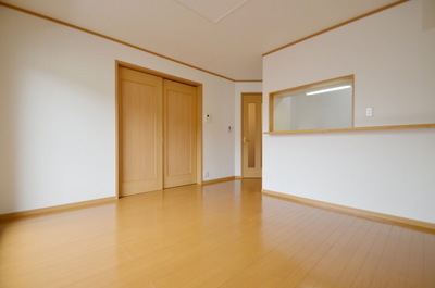 Other room space. Complete image