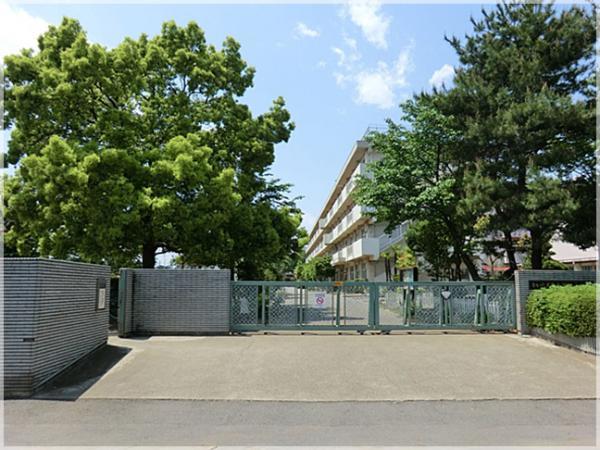 Primary school. 390m until Kanda elementary school