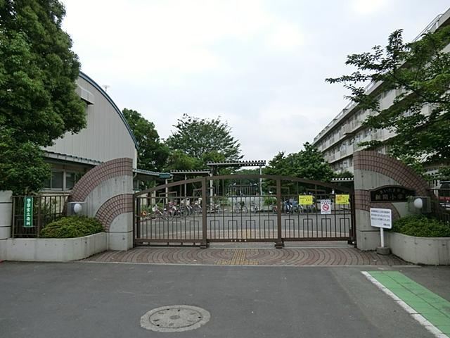Primary school. 980m until the Saitama Municipal Shinkai Elementary School