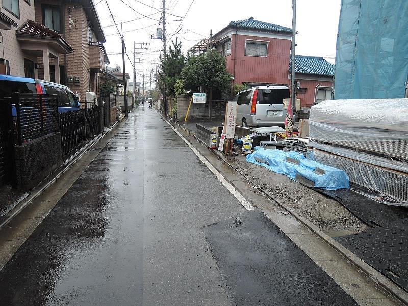 Local photos, including front road. Local (12 May 2013) Shooting