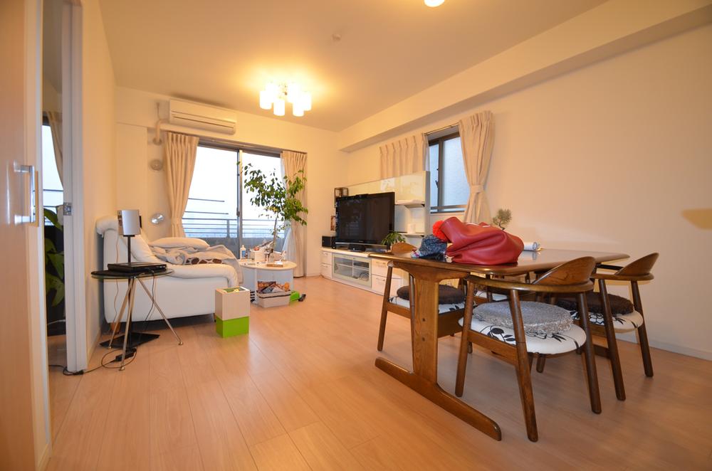 Living. Family gatherings ^^ in clean living