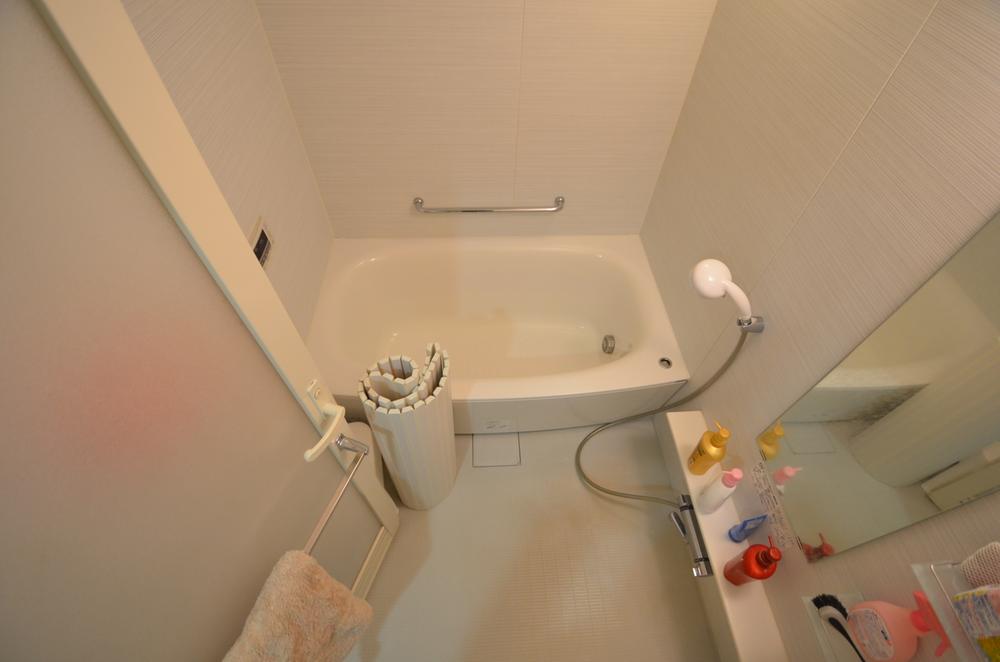 Bathroom. Refresh ^^ a beautiful bath