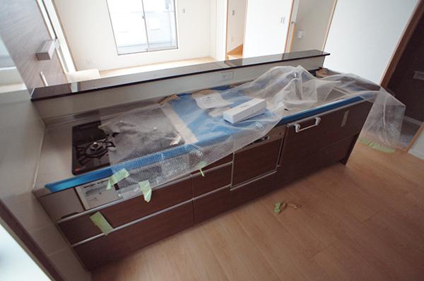 Kitchen. Face-to-face kitchen can feel your family close Indoor (10 May 2013) Shooting C Building