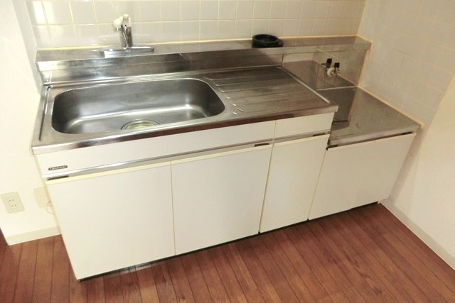 Kitchen.  ☆ Two-burner gas stove is installed Allowed ☆ 