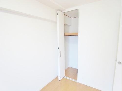 Non-living room. Western-style 6 Pledge