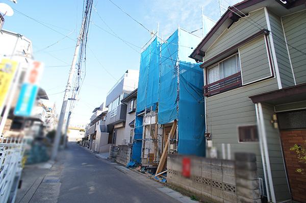 Local photos, including front road. Local (12 May 2013) Shooting