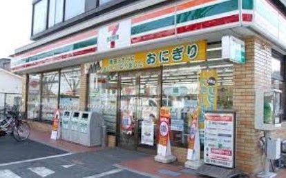 Convenience store. Seven-Eleven Urawa Tajima 8-chome up (convenience store) 335m