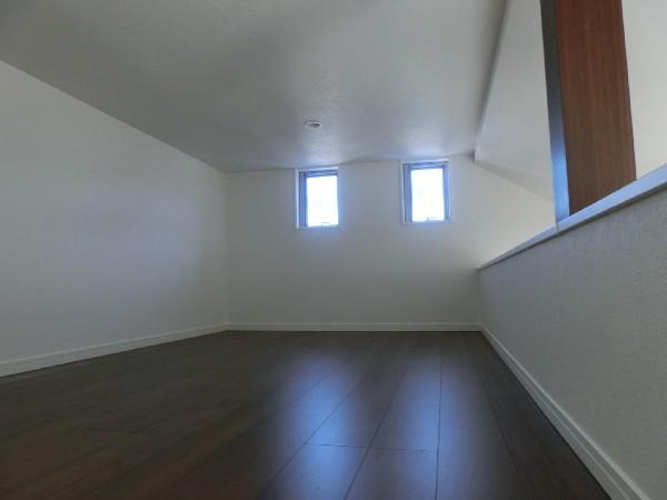 Receipt. Seasonal change of clothes of not used clothes and usually a big thing, such as Come to this loft! !