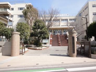 Junior high school. Kamiokubo junior high school 8 minutes walk