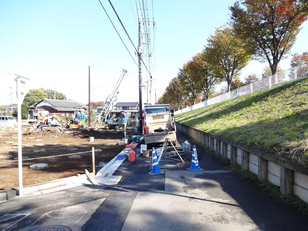 Local photos, including front road. Local (11 May 2013) Shooting