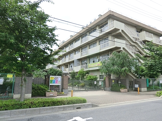 Primary school. 823m to Saitama City Tatsuta Island elementary school (elementary school)