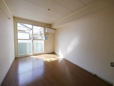 Living and room.  ※ It is the same type image in the building. 