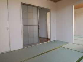 Living and room. Japanese-style room 6 quires