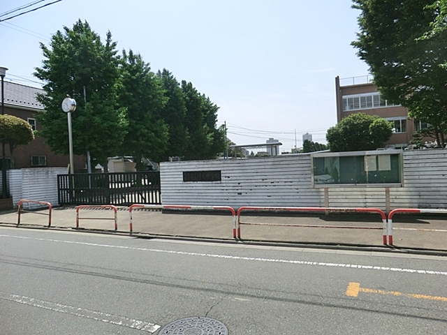 Junior high school. National Saitama University 1332m until the Faculty of Education, junior high school (junior high school)