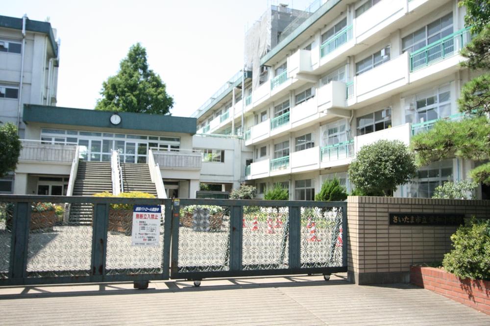 Primary school. 660m until the Saitama Municipal Eiwa Elementary School