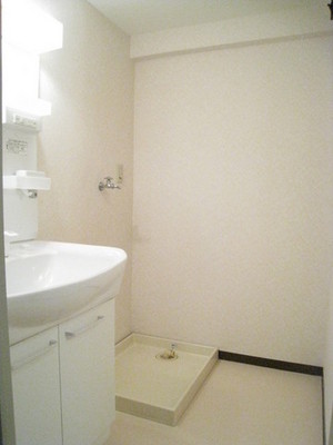 Washroom. Spacious dressing room ☆ 