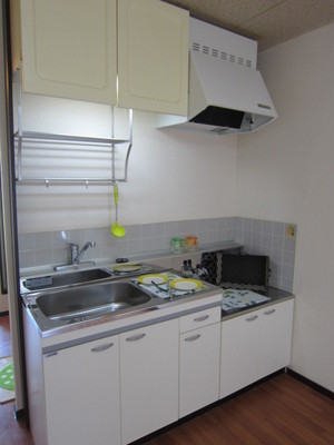 Kitchen. Storage is plentiful kitchen