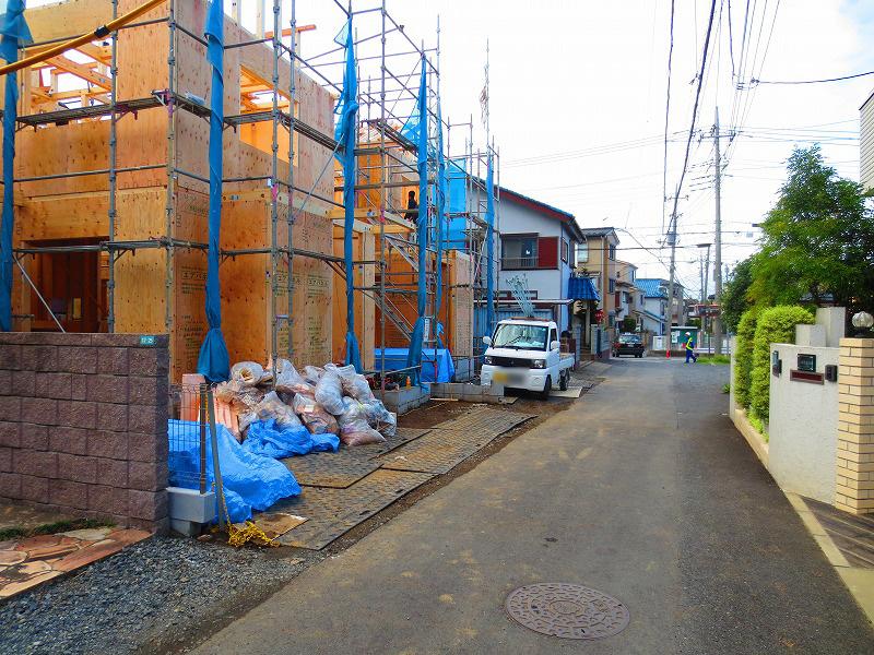 Local photos, including front road. Local (10 May 2013) Shooting