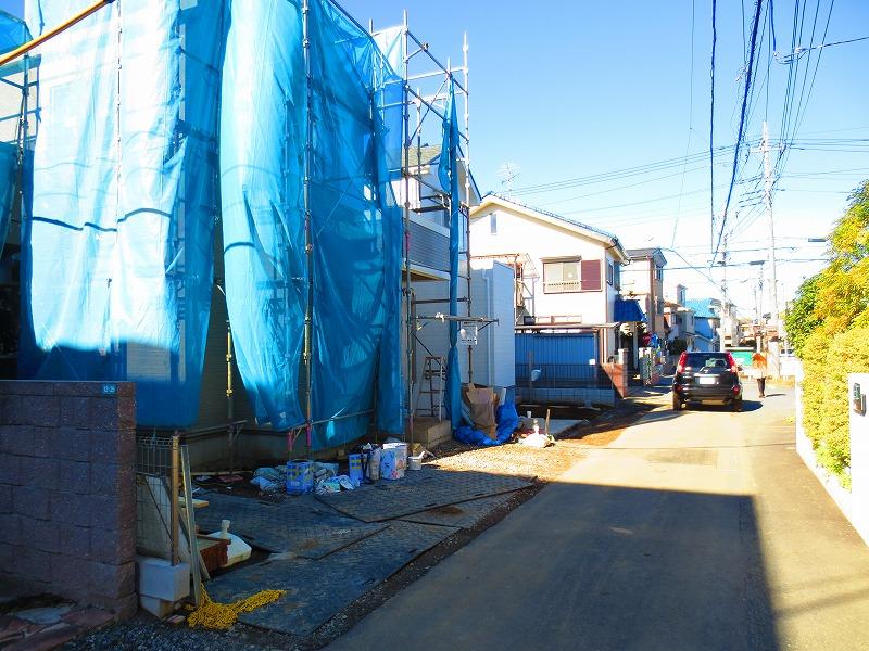 Local photos, including front road. Local (12 May 2013) Shooting