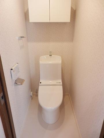 Toilet.  ◆ Toilet replaced.