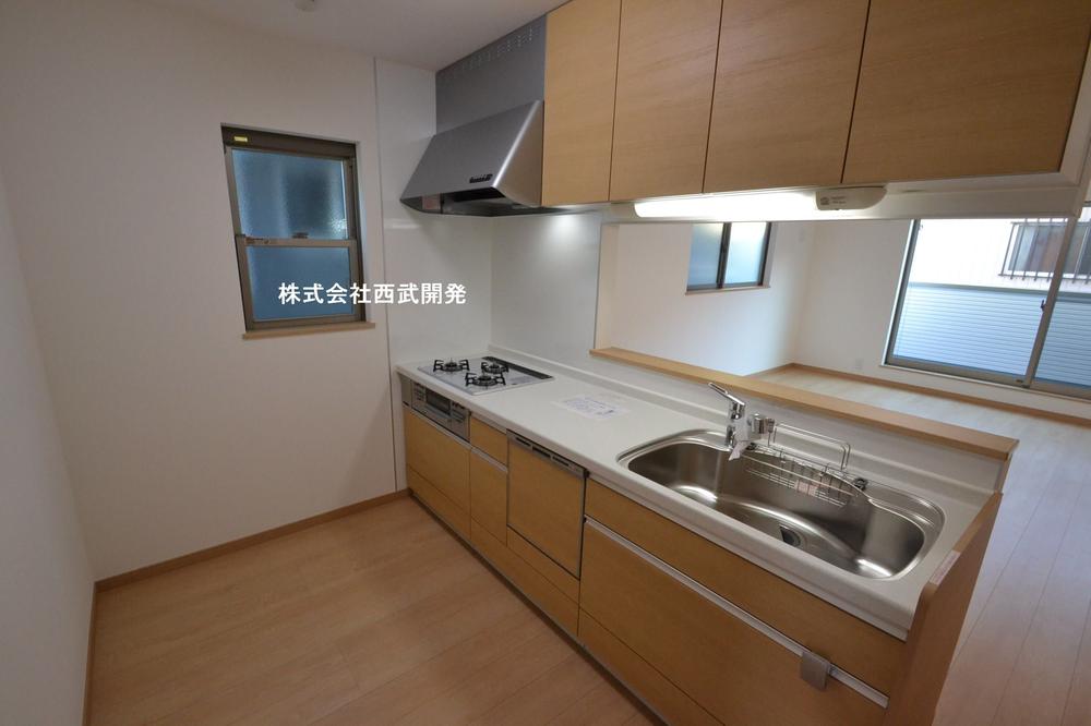 Kitchen. Indoor (12 May 2013) Shooting