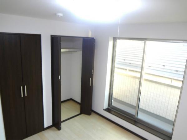 Non-living room. Furniture that is reflected in the photograph ・ Small parts are not included in the sale.