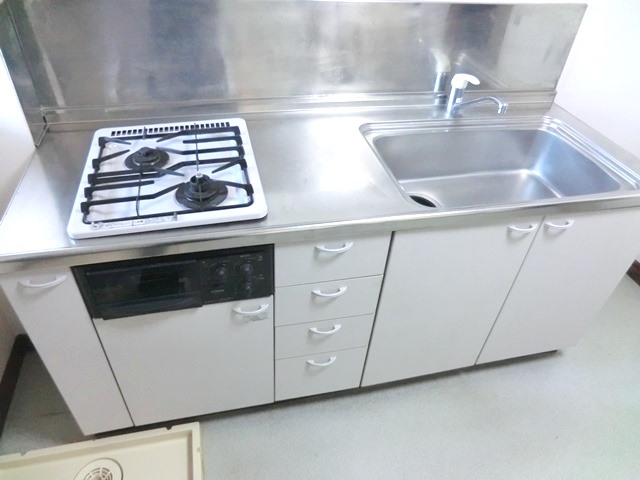 Kitchen.  ☆ 2 lot gas stoves ・ With grill ☆ 