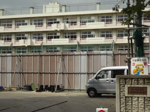 Primary school. Municipal Kishimachi up to elementary school (elementary school) 840m