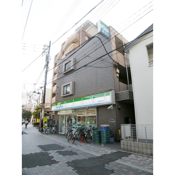 Convenience store. FamilyMart Urawa Station East Exit Store up (convenience store) 190m
