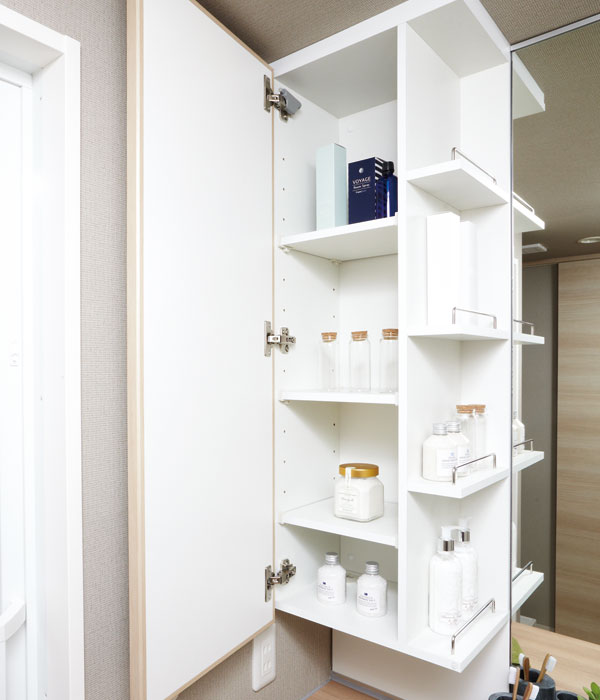 Bathing-wash room.  [Open shelf] Is on the side of the mirror cabinet with depth were maintained at out simple open shelves and Kagamiura storage.