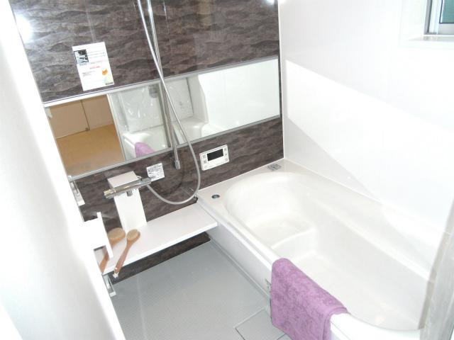 Bathroom. Furniture that is reflected in the photograph ・ Small parts are not included in the sale. 