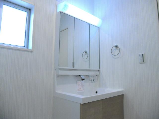 Wash basin, toilet. Furniture that is reflected in the photograph ・ Small parts are not included in the sale. 