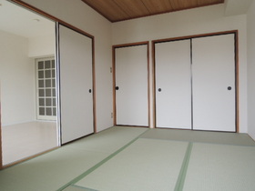 Living and room. Japanese-style room 6 quires