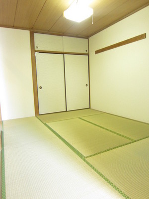 Living and room. It is perfect for Japanese-style room 6 quires bedroom