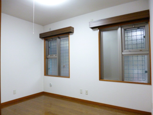 Other room space. Entrance is the side of the independent of 6 quires Western-style