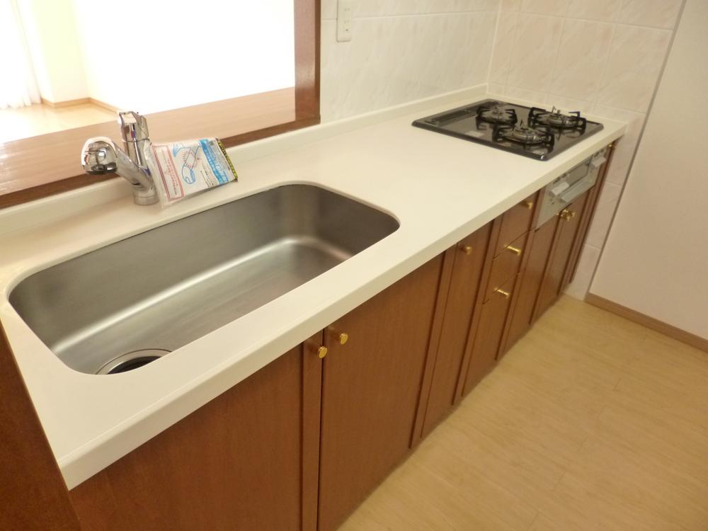 Kitchen. 3-neck with stove Water purification function with mixing faucet