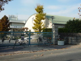 Primary school. Nakamachi 250m up to elementary school (elementary school)