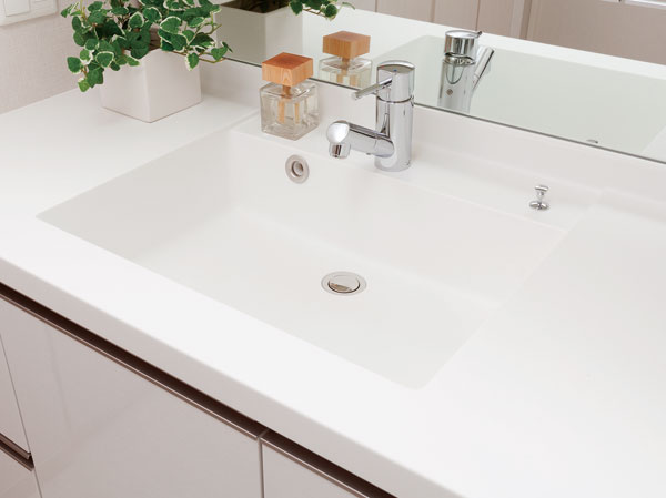 Bathing-wash room.  [Counter-integrated basin bowl] The counter top, Adopt the artificial marble. Since the bowl integrated a, There is no seam, It is easy to clean.