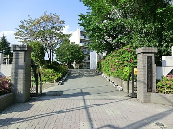 Junior high school. 880m until the Saitama Municipal Kizaki junior high school