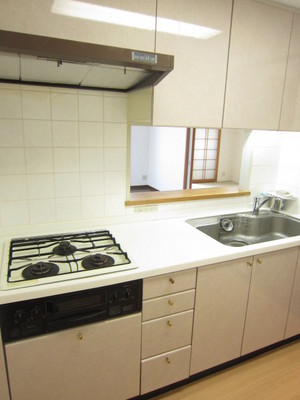 Kitchen. Popular counter kitchen! Storage is plenty!