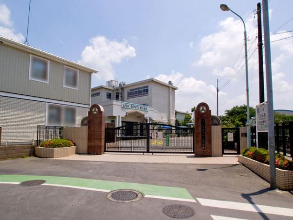 Primary school. Elementary school to 460m Saitama Municipal Hariketani Elementary School