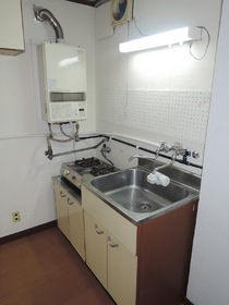 Kitchen. Two-burner gas stove installed already