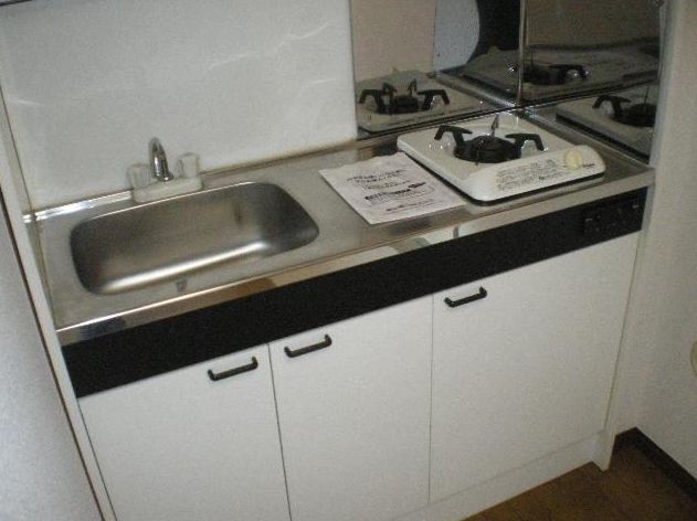 Kitchen.  ☆ It comes with a gas stove ☆ 