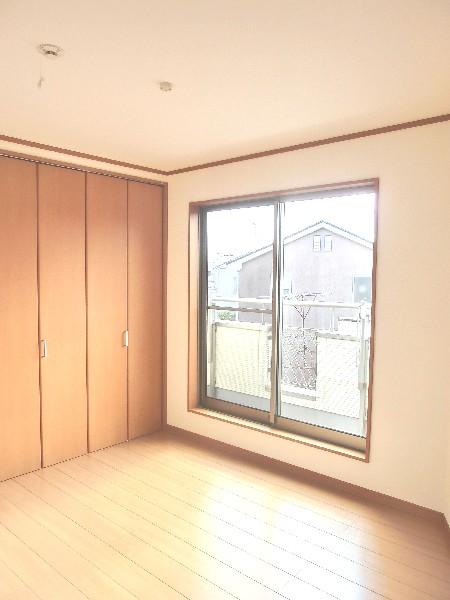 Non-living room. The third floor south room. Around each low-rise residential area, Day of course, View is also open!