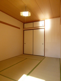 Living and room. Japanese-style room 6 quires