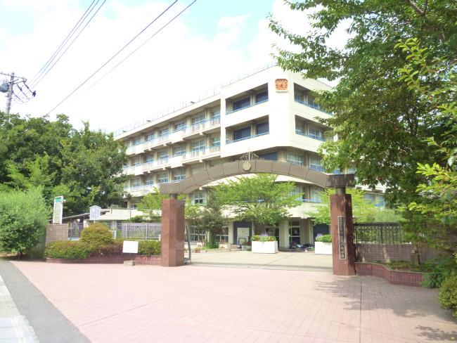 Junior high school. 1060m until the Saitama Municipal Ohara junior high school