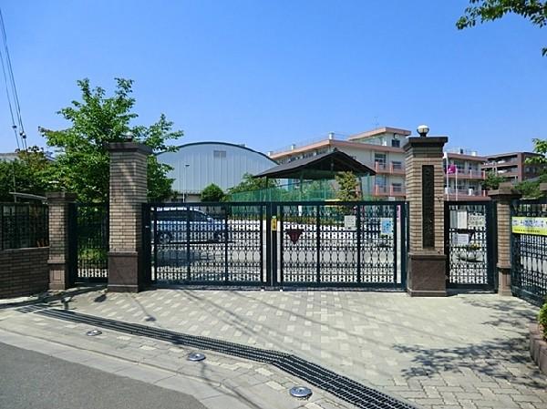 Primary school. 550m to Saitama City Nakamoto elementary school