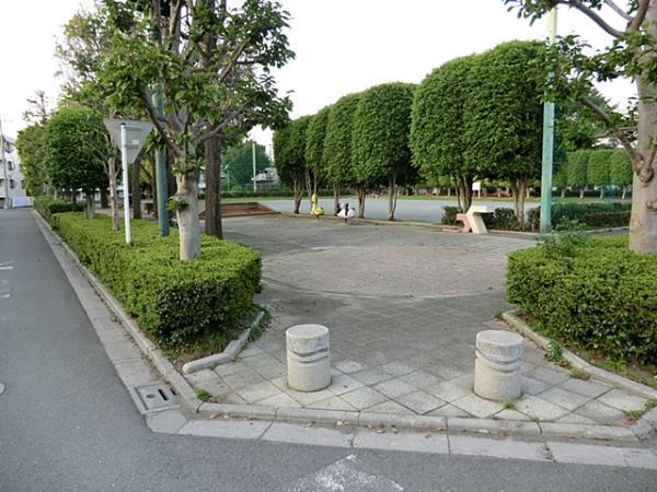 park. 770m to Adachi shrine park