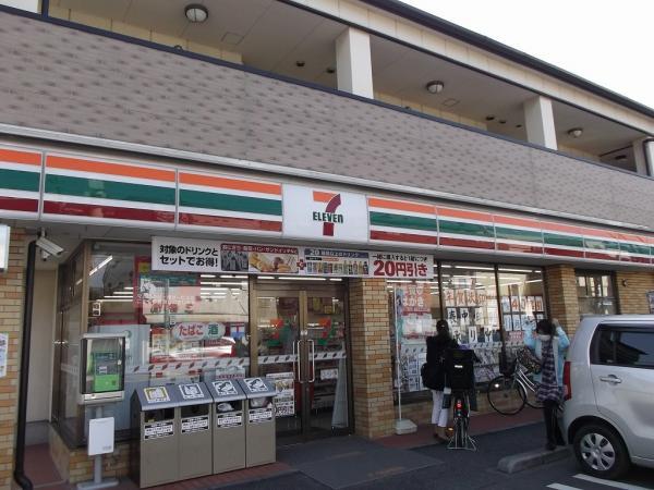 Convenience store. Until the Seven-Eleven 100m